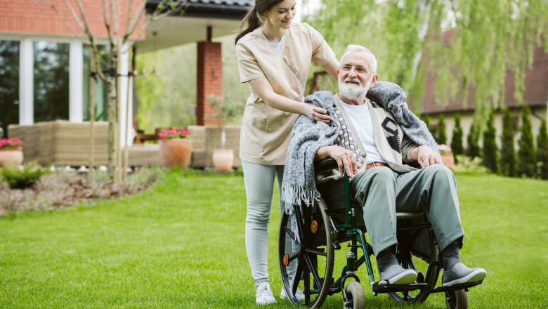 How To Hire Senior Caregivers in Lexington | Retire Ease