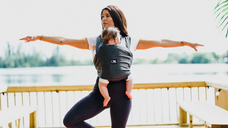 3 Simple Ways to Use a Sling Wrap to Bond with Your Baby