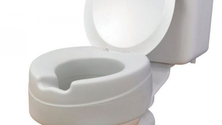 4 Different Types of Commode Chairs