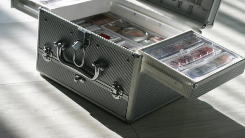 Five Professional Makeup Cases