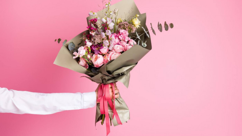 How to start an online flower delivery business?