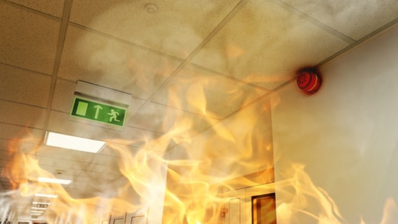Know The Difference Between A Smoke Detector And A Fire Alarm System