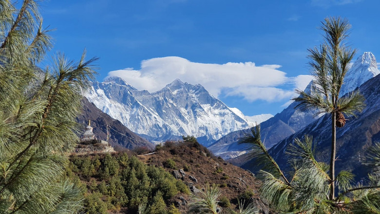 Best season for island Peak and Everest Base Camp Trek