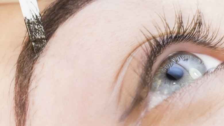 Using Microblading Eyebrow Pen