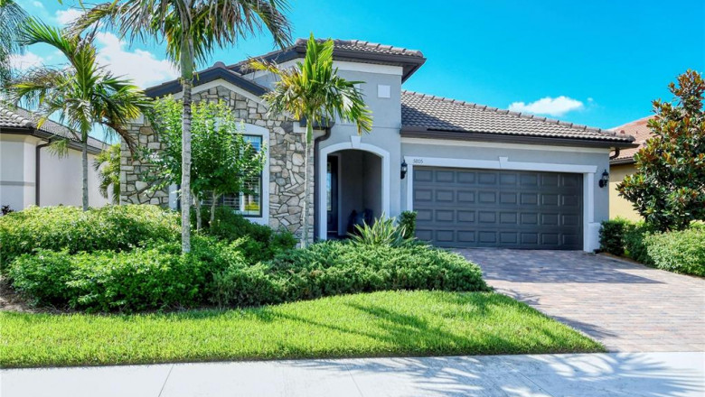 6 Ways A Real Estate Agent Can Help You Find Your Dream Home