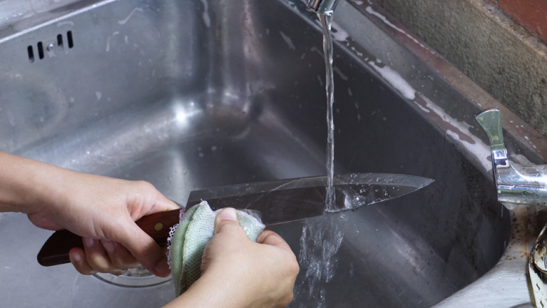 The Best Ways To Keep Your Kitchen Knives Sharp And Clean