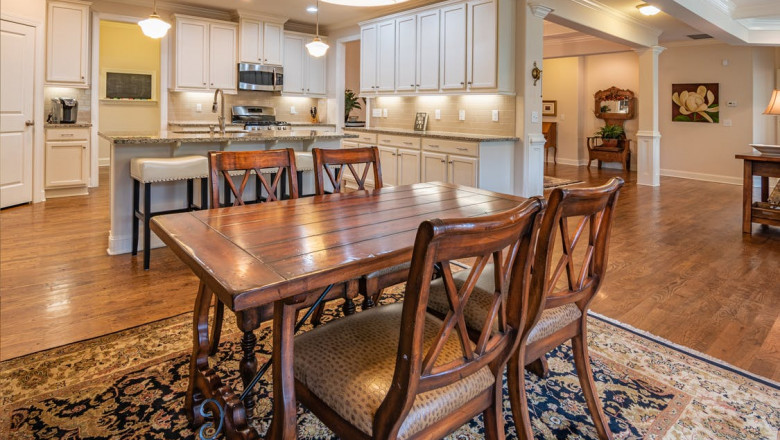 Why A Round Expandable Dining Table Could Suit Your Dining Room Perfectly