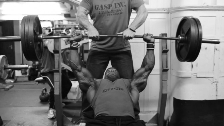4 Pillar Lifts of a Well-Rounded Strength-Training Routine