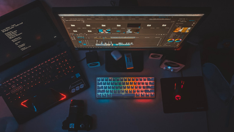 UI design: what is it? Describe UX design. What's the difference between UI and UX?