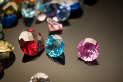 What Are The Benefits Of Emerald Gemstone?