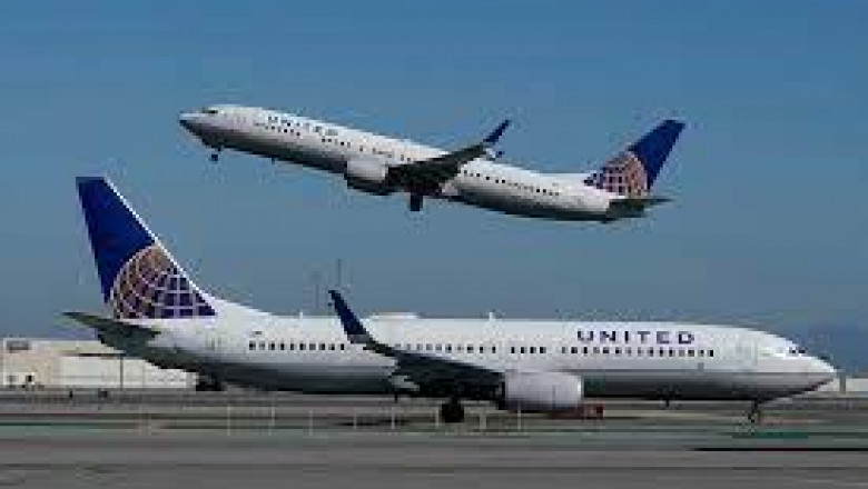 ¿United cobra un cargo por cancelación?