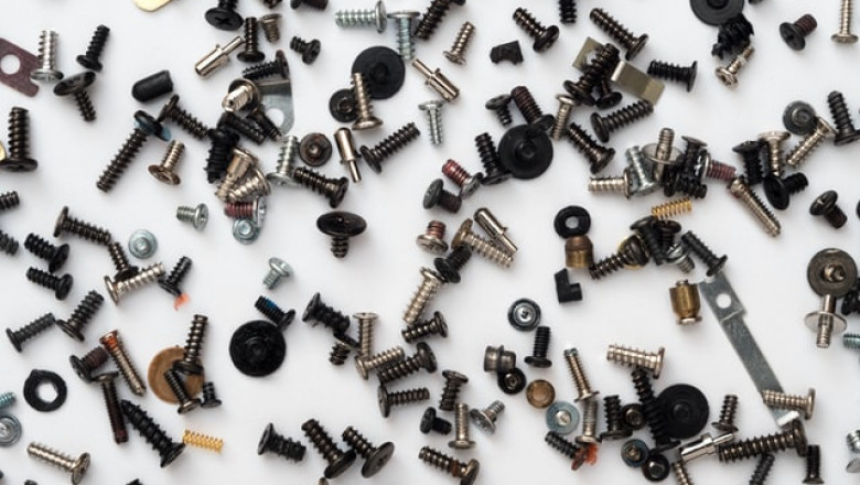 What is the difference between screws, bolts, nuts and screws?