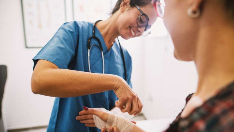 Why Should You Visit A Wound Care Specialist?