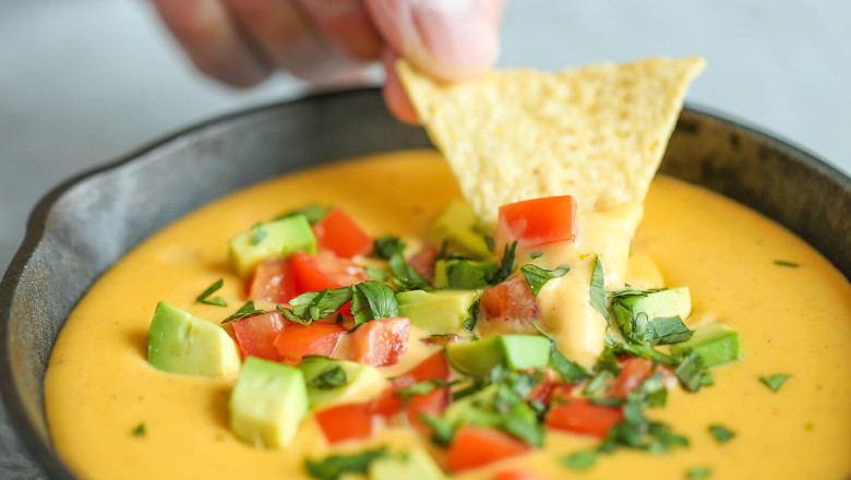 Cheese sauce contains large amount of calcium and protein due to the presence of cheese