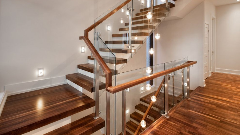 How Safe Is Glass Balustrade Stairs?