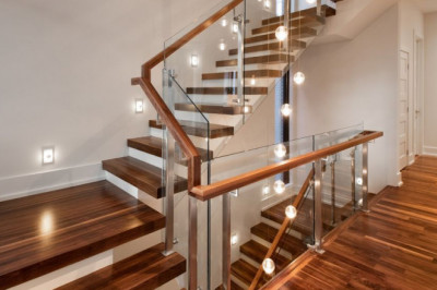 How Safe Is Glass Balustrade Stairs?