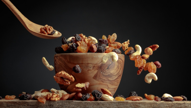 How to Start and Grow a Dry Fruit Business on the Web: A Comprehensive Guide