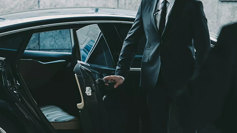 Advantages of recruiting a chauffeur for your big day
