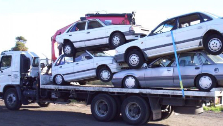 How Cash for Scrap Car Removal Services Determine Costs of Old Cars?