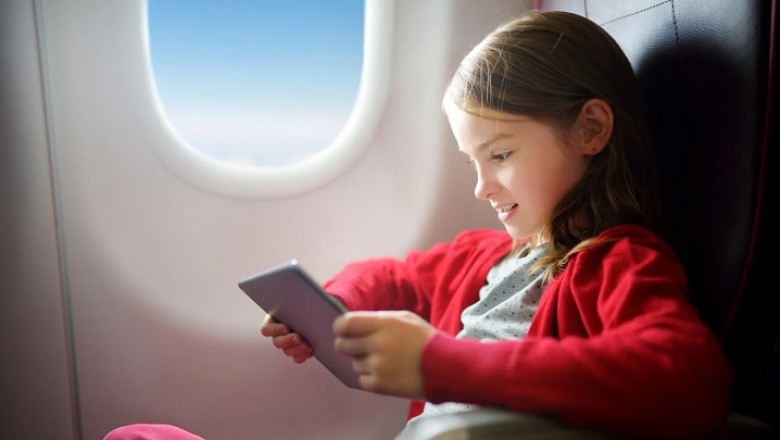 How do I avoid Unaccompanied Minor Fees?
