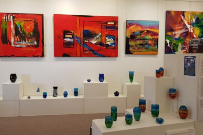 How to Use Picture Hooks Perfectly Every Time