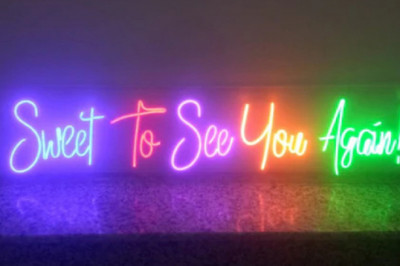 Five Custom Neon Sign Ideas to Rock Weddings