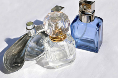 Which are the Best Places to Shop for Perfume Samples and Decants?