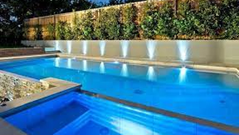 How to choose the right pool lights for your pool?
