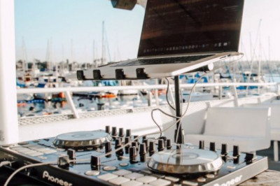 Boat charter San Diego for your personal needs