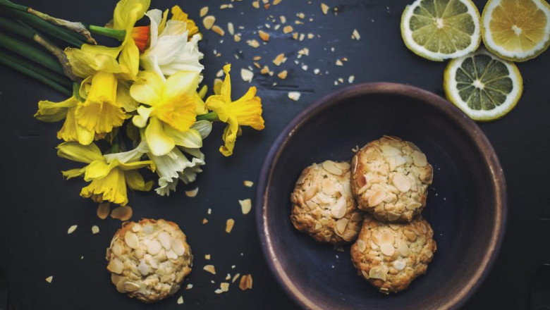 how to explain contemporary dining tables for small spaces to your boss