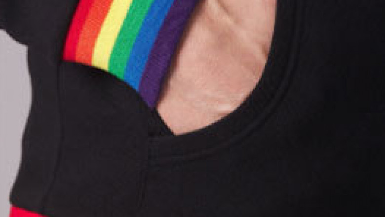Let a custom hoodie do the marketing for you.