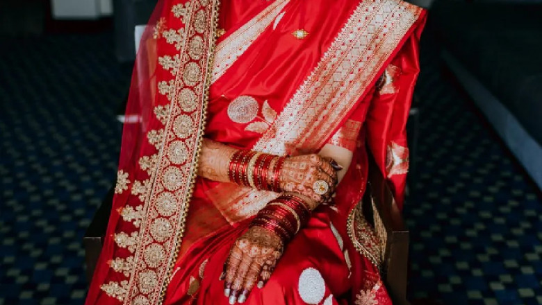 Bridal Sarees and Wedding Sarees Promise a Perfect Hindu Wedding >>> shivanshmall.in