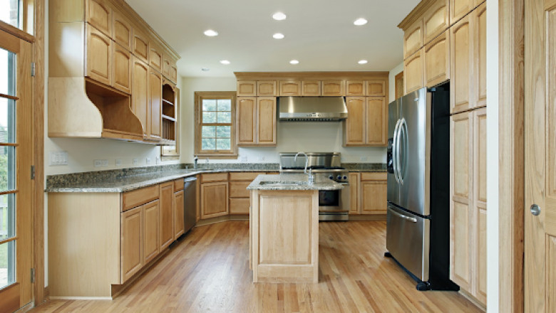 How to Reduce Cost of Kitchen Remodeling Using Oak Kitchen Cabinets