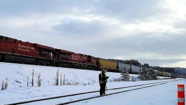 Differences Between Boundary Survey &amp; Topographic Survey