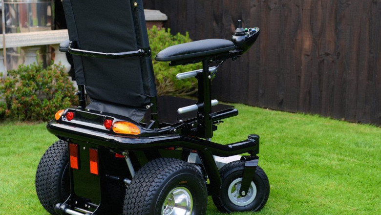 Patients Who Are Easily Fatigued Use Electric Wheelchairs