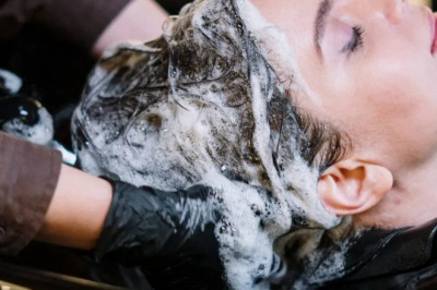 HOW TO SHAMPOO HAIR AFTER OILING