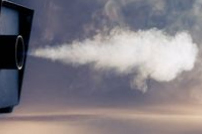 Portable fog machine with battery