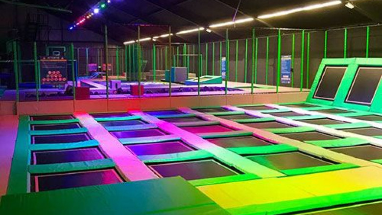 What are the benefits of interactive trampoline play for children?