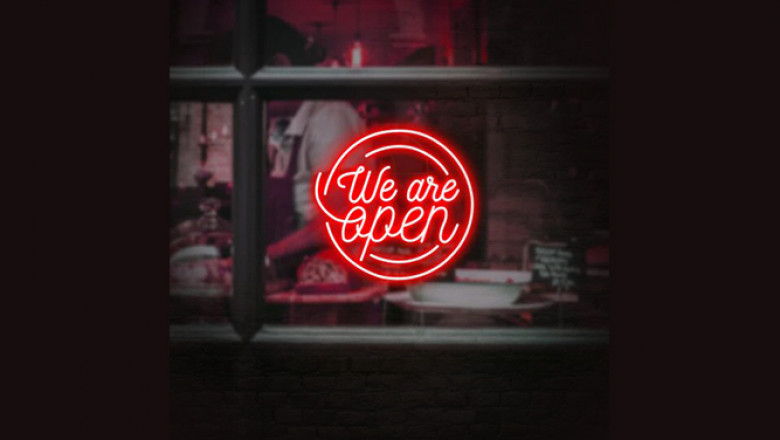 Five trendy neon lights for your office décor