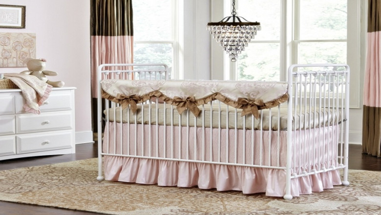 How to Make a Decision When Shopping in Baby Crib Stores