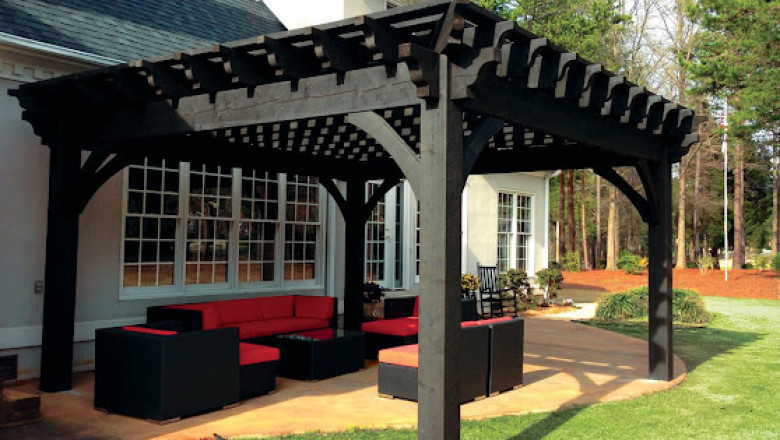 Why It Pays To Engage A Professional Verandah Builder?