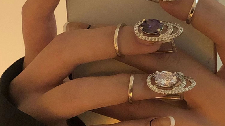 What is the best diamond shape for an engagement ring?