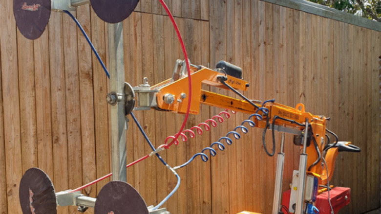 Top benefits of hiring lifting equipment