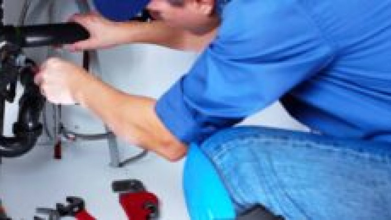 What Are The Signs That Indicate Consulting a Professional Plumber?