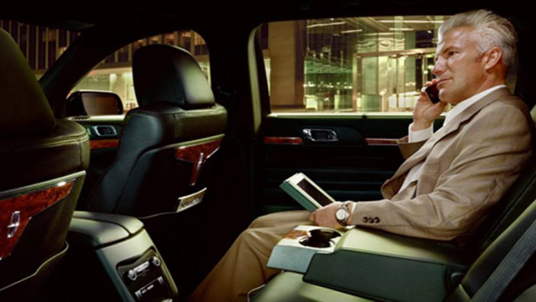 Best Black Car Service Near Me in Miami, FL