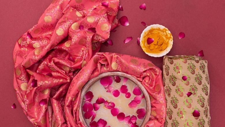 Buy wide variety of materials that includes the screen print satin fabric