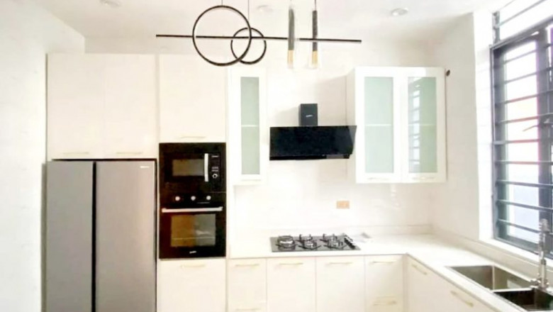 Flat to rent in Lekki Phase 1
