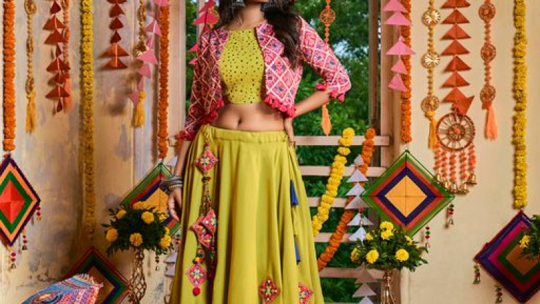 Lehenga Choli Online Shopping at Comprro