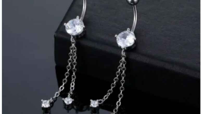 10 Best Earrings for Sensitive Ears for Feel-Good Style