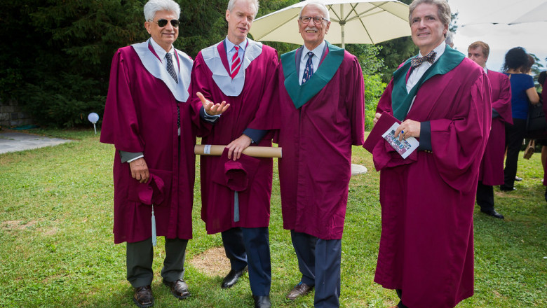 Acquire Dual Program MBA and International Relations